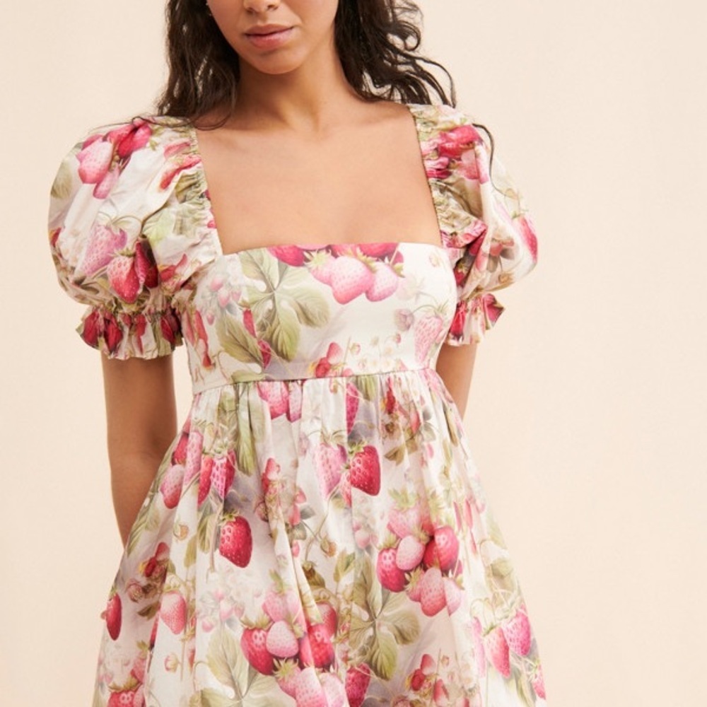 Selkie The Hamptons Romper Size 1x Floral Puff Sleeve Romper - Picture 3 of 6